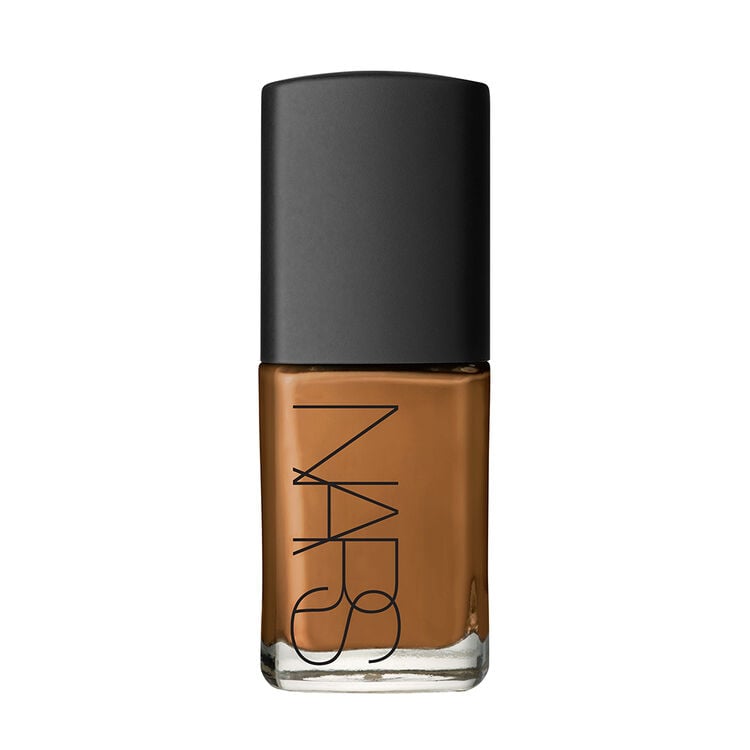 Display zoomed image number 1: Sheer Glow Foundation, New Caledonia