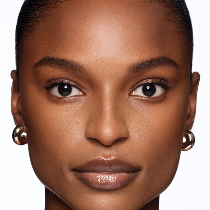 Natural Matte Longwear Foundation, 