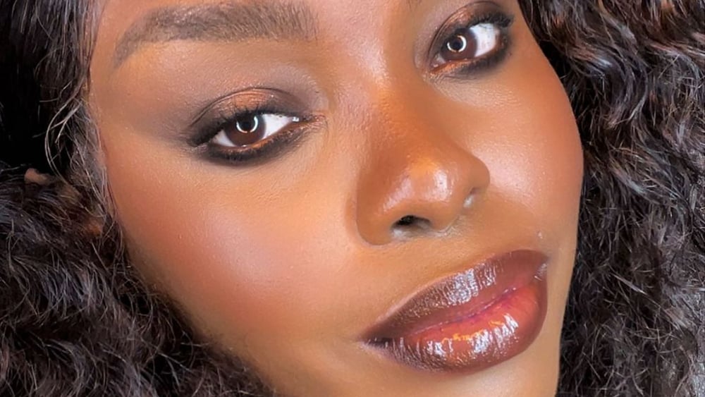 Woman with a smokey eye